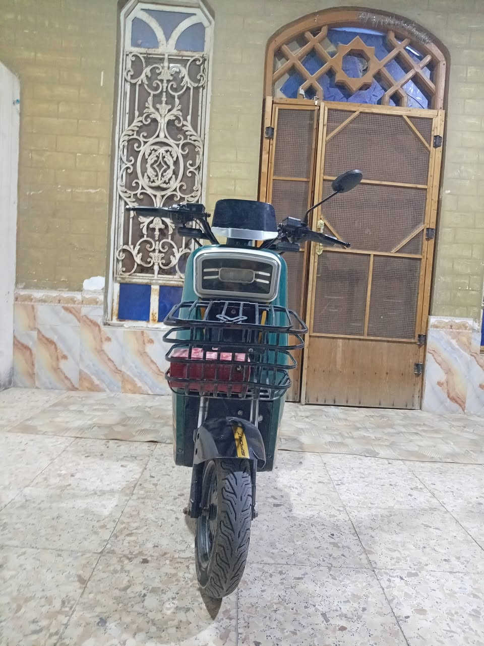 دراجه شحن ار7 للبيع 

بدون بطاريات 
سعر 300 
فقط للشراي بيها مجال 
رقم *********** 
موقع البصرة كرمه
