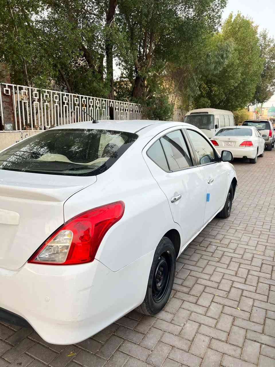 السلام عليكم نيسان سني هندي البليته الزرگه موديل 19 رقم بصره بسمي السياره بيها بنيد امبدل وتعديل جاملغ شبر مكينه كير مكفولات السعر 90 وبيها مجال للاتصال على الرقم ***********
