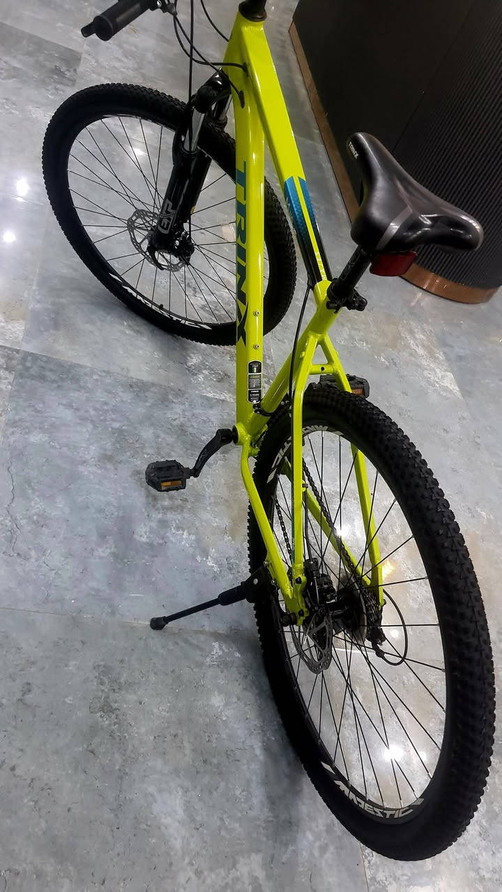 *للبيع بايسكل جبلي أيطالي *TRINK 29 -L
المواصفات:

* الماركة:  TRINX  SPORT

* حجم التاير:  29  إنش

* الفريم: ألمنيوم خفيف وقوي – قياس 52 سم

* منظومة السرعات: Shimano

* 3 سرعات أمامية × 7 سرعات خلفية (21 سرعة)

* بريكات دسك

* قيادة مريحة وثابتة، مناسب للمدينة والطرق الوعرة.

للعلم بايسكل ( تجميع الصين )

 حالة البايك:

* مستخدم مرة واحدة فقط.

* نظيف جداً

هاتف ***********
