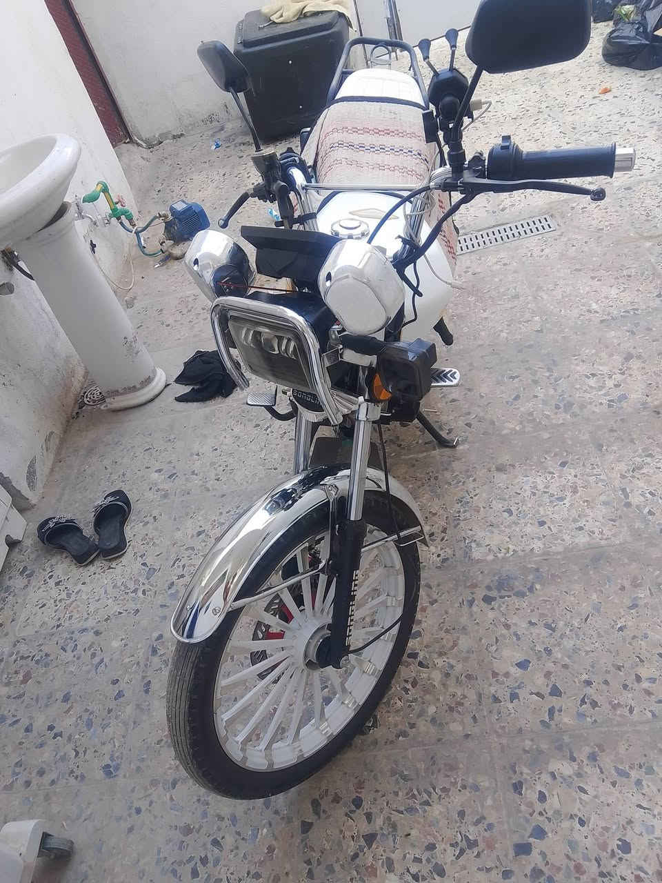دراجه للبيع موديل 26 ضاقته زنجيه السعر 950 بها مجال بسيط ***********
