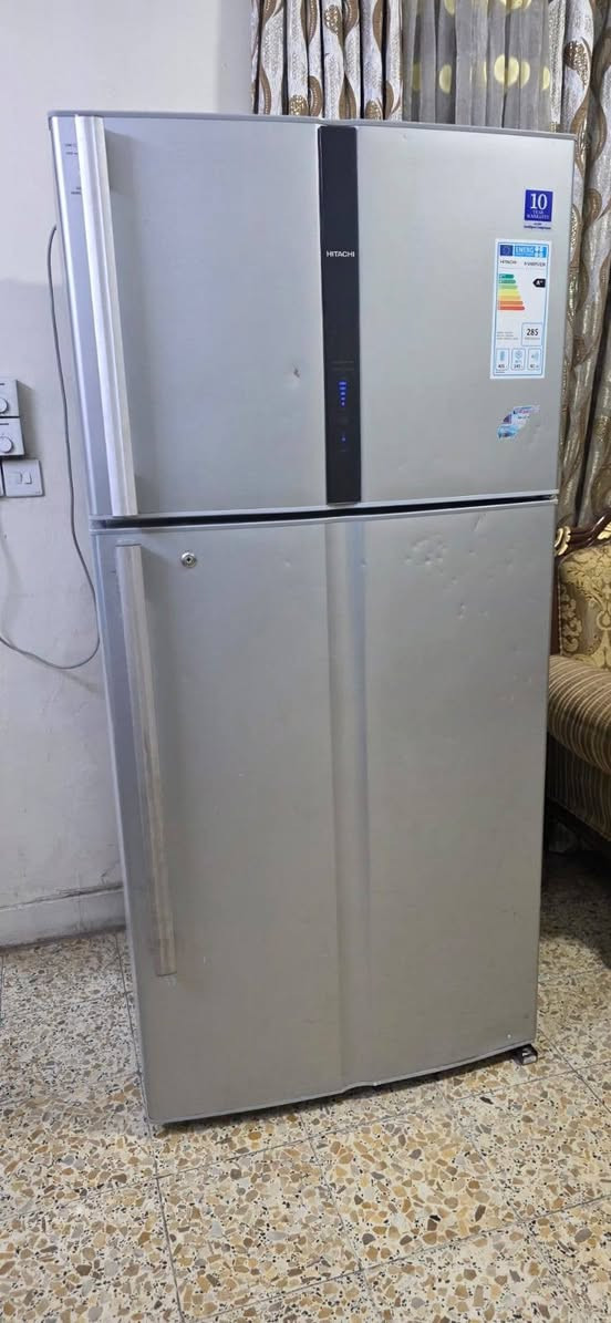 ثلاجه بخاخ ما بيهه اي تصليح ماطور وغاز أصلي غير مبدل العرض 86 سم الارتفاع 2 متر شويه ...للبيع بغداد الغدير *********** متواجد من العصر فاصاعدا
