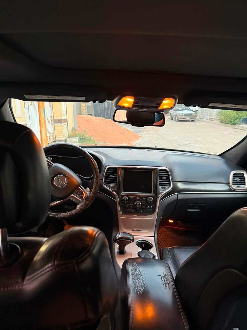 سلام عليكم
Jeep Grand Cherokee
موديل 2015
فووول مواصفات فتحه مري ينزل ويه البك فوول
لون اسود
صبغ صفحه اثر طخات وجه ثانيه باب نصه وجاملغ نصه 
والحادث مالته جاملغ وبنيد جه الصفحه الي مصبوغه 

رايده 140 ورقه وترهم مراوس بجيب 23 او 24 
رقم تلفون 
*********** مكاني الغزاليه
