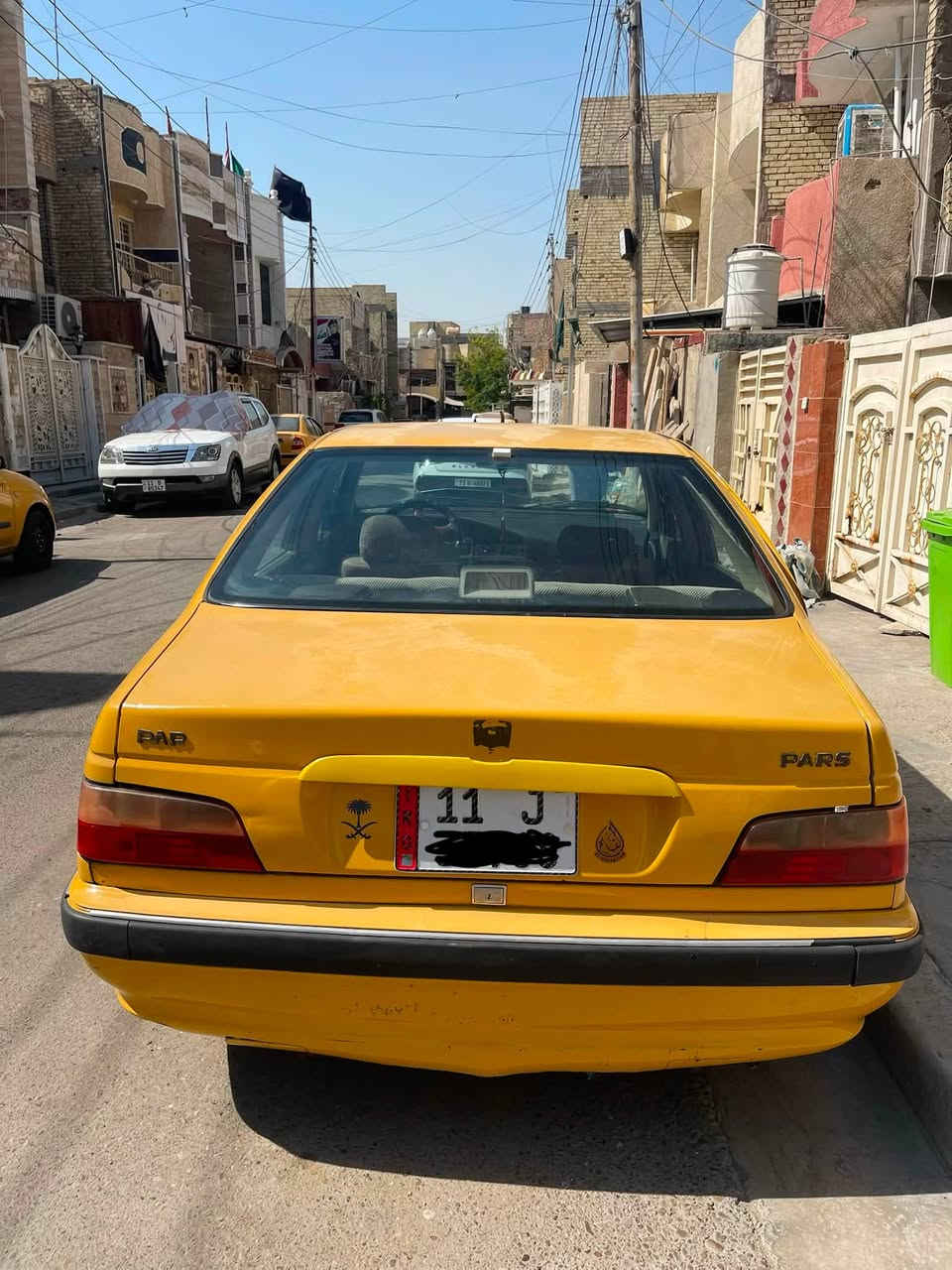 السلام عليكم بيجو بارص موديل 2015 سياره نضيفه كامله متصرف عليهه كير محرك مكفول رقم بغداد انكليزي بيهه بنيد طاير ومبدل وبارد على كد شبر بالجاملغ الخلفي سعره 37 وبيهه مجال 
العنوان بغداد مدينه الصدر ***********
