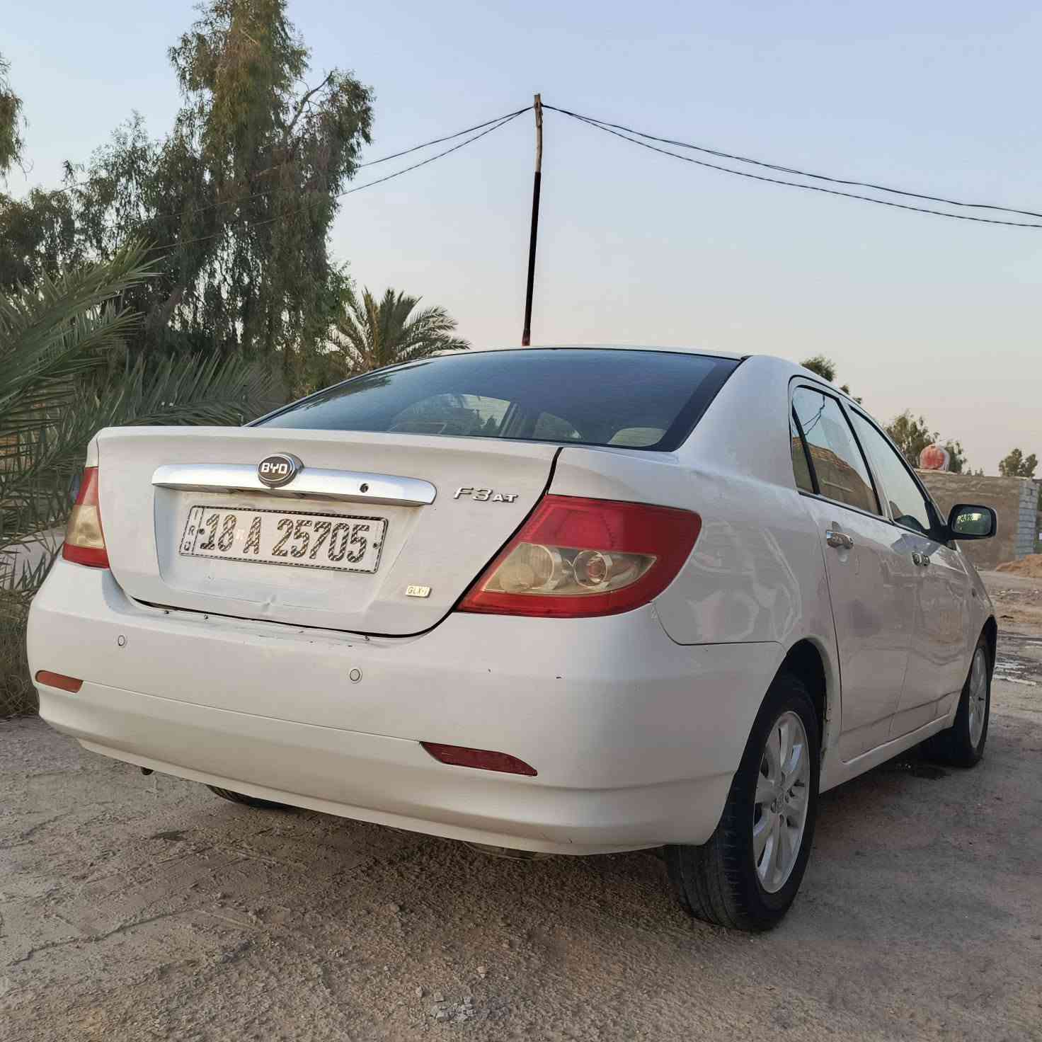 سلام عليكم سيارة بي واي دي f3,موديل 2012 سنوية إلى 2029 رقم بابل مداور ثاني يوم كير ومكينة وتبريد 🥶 مكفولات حدادية نص عمر كهربائيات جاهزة على آخر حباية منضومة زنون للعالي  بيها قطعتين صبغ السيارة جاهزة وحلوة مال جناي السعر 54 وبيها مجال للشراي رقم الهاتف *********** المكان نجف كوفه
