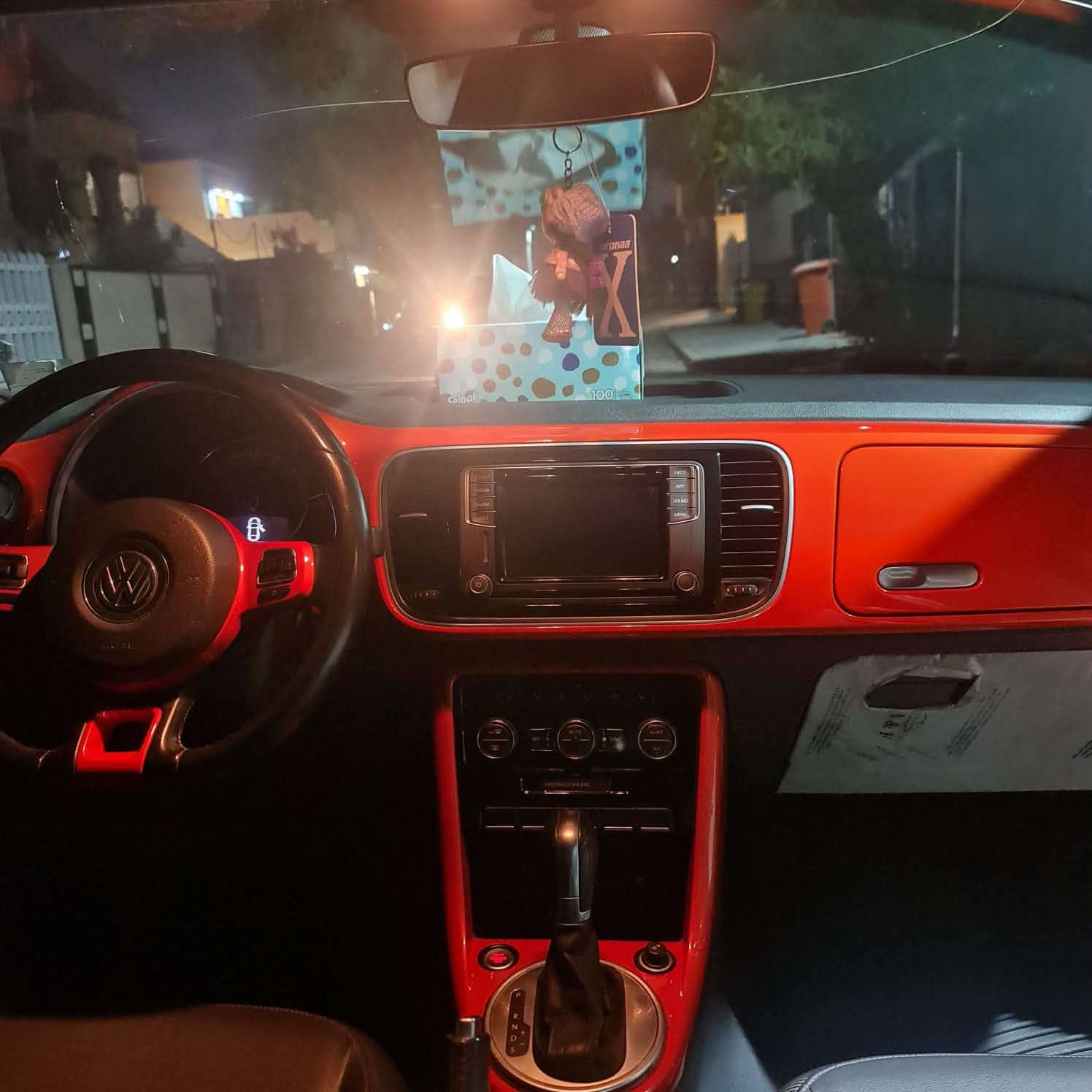 السلام عليكم بيتل2019 SE 2.0tsi
للبيع مستعجل ، السياره حادثها جاملغ خلفي ماشيه 73 كيلو ، بالعراق صارت بيها طخات  بالدعاميات الاماميه والخلفية واكو ملاحظات الي يحب يعدل عليها اني ما سويتها لان اريد ابيع والجامة السلايد مفطورة لان وكعت عليها حصوة 
السياره بضمانتي كير ومحرك وتبريد ، السياره بانورما ، شاشه كبيره ، تدفئه كشنات ، تدفئه بلمري ، هيتر جامه خلفيه ، نقاط عمياء ، رادار خلفي توقف ذاتي ، سستم صوت عالي ، مع باقي مواصفاتها المعروفة والي يجي يشوفها غير عن الصور ، 
سعر السيارة 110$ بي مجال رقم بغداد مشروع وطني ،مكان السياره بغداد
***********
