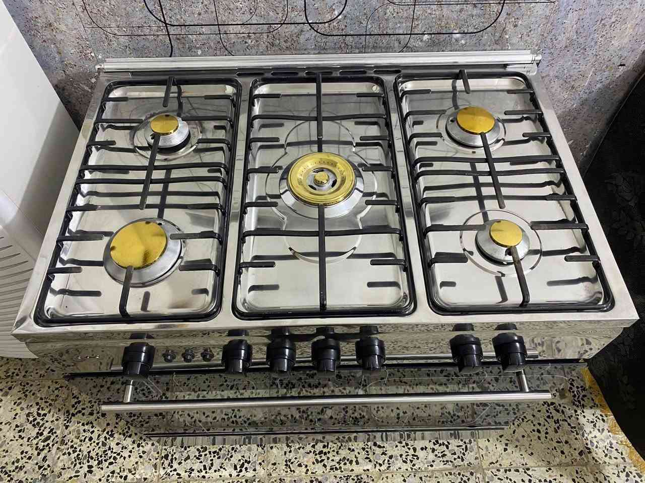 طباخ مصري فريش 5 عيون اخو الكارتون نار زركه شرط الفحص عنوان كربلاء للاستفسار ***********/***********
