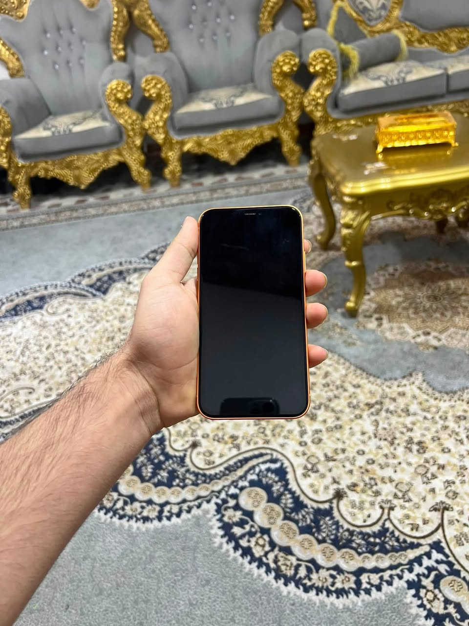 ايفون 11 عادي محور بلادي ذاكره 128  بطاريه  مرفوعه  السعر خاص
***********
