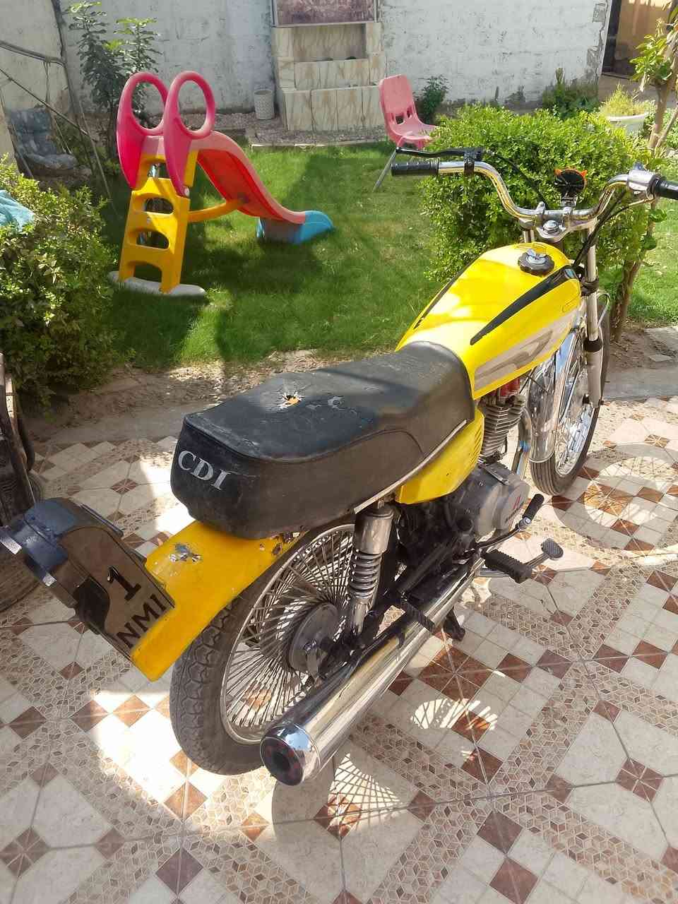 سلام عليكم دراجه ارشه من تاير لتاير مكينه حلوه شلعه ومعدل شرط  دراجه كلك كلك كلك  سعر 300وبيها مجال لشراي بابل جبله رقم تلفون  ***********
