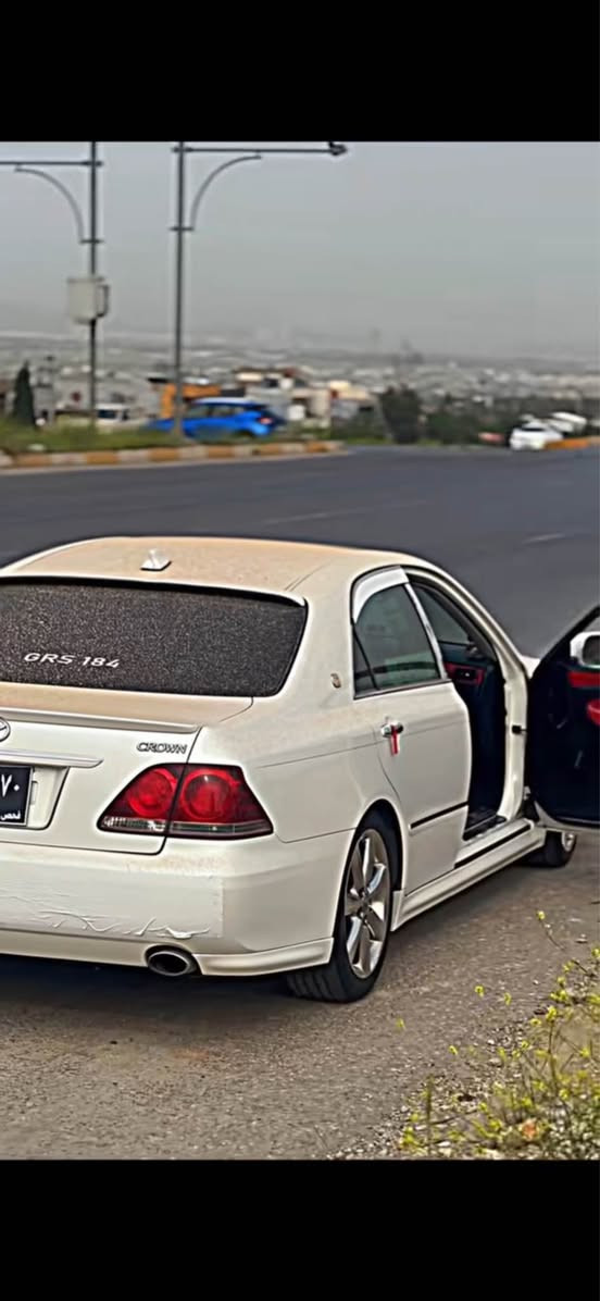 شاهینە 184ساخ بێ بۆیاخ مواسەفات 3دوگمەیە سڵیدوجلد و هیتەرە ویلی دنگەی یسیل بێ دوکەڵ کامل دەسکاریە سەیارەکە ڕۆنی گێڕومەکەنەی گۆڕاوە چوار تایەی تازەی بۆ بەستراوە ناو ڕەشی فۆڕمیکا سور سەیارەکە هەتا بڵێی جوانە بێ مەسروفە 
*********** شمشمل, السليمانية
