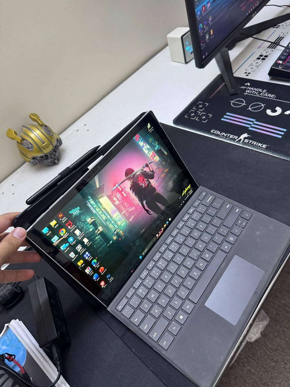 سيرفس ٦ برو • i5 جيل٨ • بطارية تعبانه