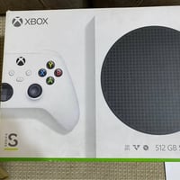 اخواني عندي Xbox series S اخو الجديد نظافة 100% مثل موضح بالصور جهاز ل...