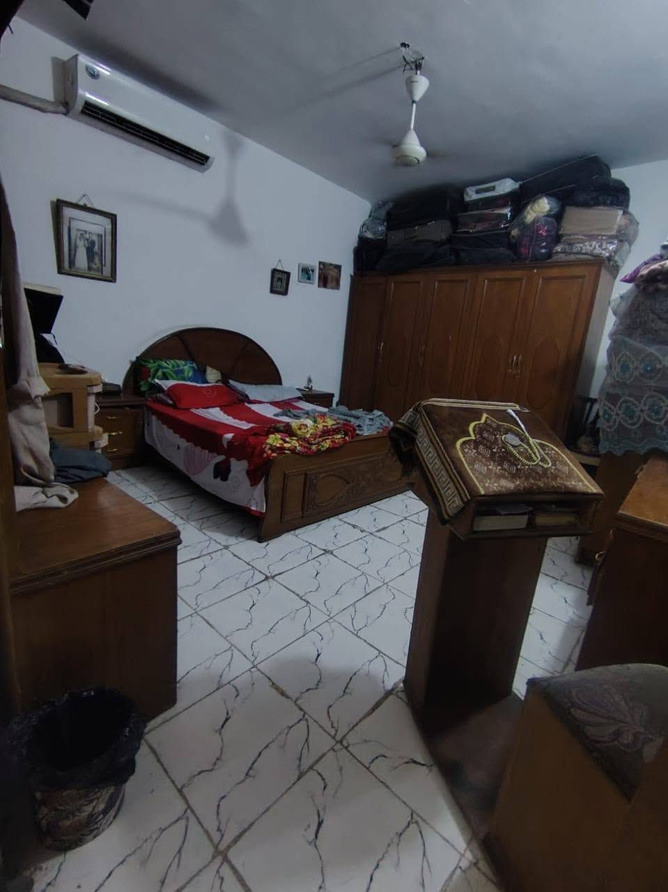 السلام  عليكم  بيوت لبيع  سند 25 

البيت 120 طابقو نص 2 متر غرفة نوم 
و استقبال و خدمات 

وحمام و ساحة و مطبخ  و   صطح بي ستارى 

البيت كاشي  و سرامييك ماي كهربائية جاهز جيب غراضك و اكعد  
 
مكان البيت بغداد الزعفرانيه  شارع الكهرباء  

عروض خاصة 

لسفسار اكثر اتصل *********** 

و يوجد جميع  العروض
