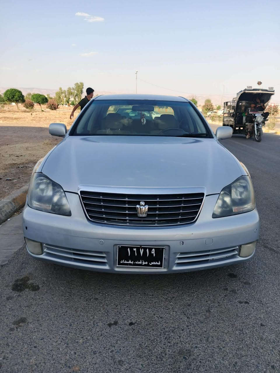 سه ره تا به ناوي خواي گه وره شاهينه بؤ فرؤشتن براوه يه مؤديل 2005مه كينه بچوكي گري بچوك ناو زه رد دو دوگمه بئ كؤد سه ياره كه زؤر جاهيزه ره نگي به حري چوار تايه ي تازه چركه ي تيا نيه سه ياره كه شوين چه م چه مال نرخي ٤١قوفلي تي ژماره ***********
