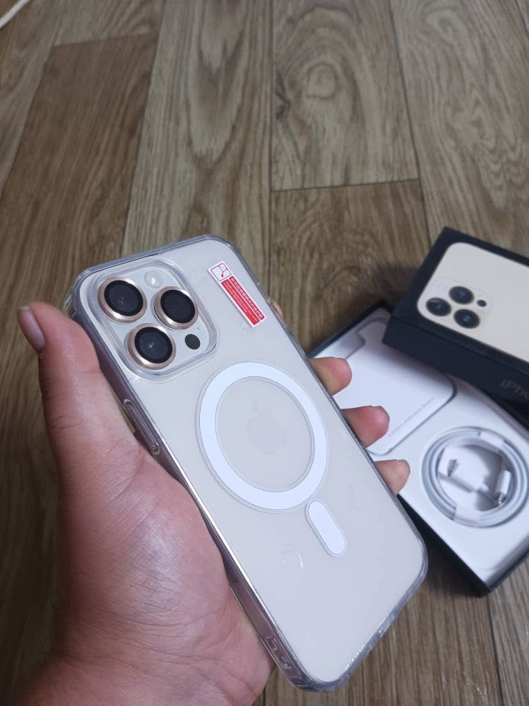 ايفون 14 برو ماكس ايسم  وتر برف  للبيع او مراوس :ـ 
لون ذهبي مميز 
وتر بروف ضد المي 
ايسم  ((نفس ال 17 )) 
بطاريه 82
ذاكره 256 
كفاله عامه من كلشي 
كامل ملحقاته كارتونته وكيبله الاصلي ممفتوح ابد
العنوان بغداد ويوجد توصيل لبغداد فقططط
السعر 575
*********** بغداد, العراق
