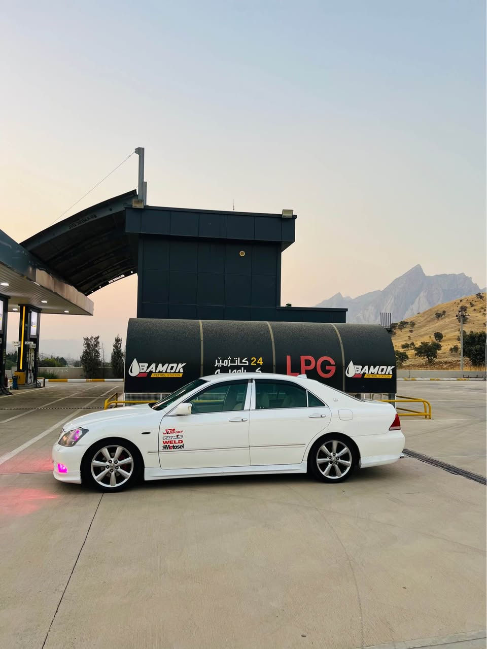 سەرەتا بەناوی خوای گەورە.               موس موس. ٣پارچە بۆیاخە 
١٨٢ بئ دوکەل.                      2006 بەسمە رەساسی 
شاهیننە مووس مووس ١٨٢  کامل کراوە بە سپۆرت بارکۆدئ وەرگرتوە ٤ تایە و ویلی دنگەی لە ژێرایە سەیارەکە کامل مەسرەف کراوە کەڤەر و شەنسی و گێڕ و مەکینە و تەبردی بە شەرت شوین دووکان ژ.م***********          61$گەڵا و معامەلەیەکی برایانە دخان, السليمانية
