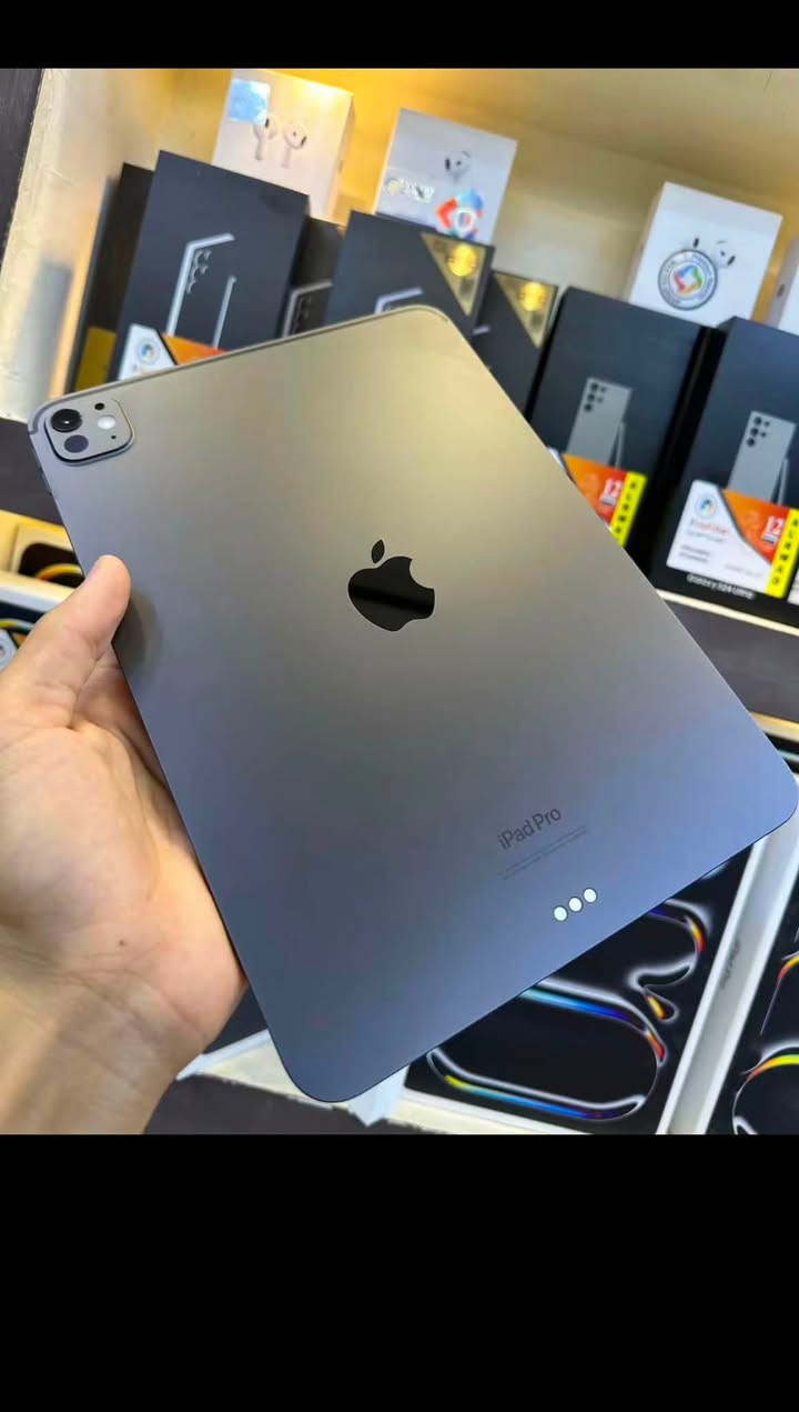الغني عن التعريف 120 فريم✅

ايباد pro 11 M4 الجيل الرابع

بطاريه98 🔋

اذكره 512

مكفول من فتح وصيانه 

للتواصل  ***********

سعره 1150 

مكان بابل حله
