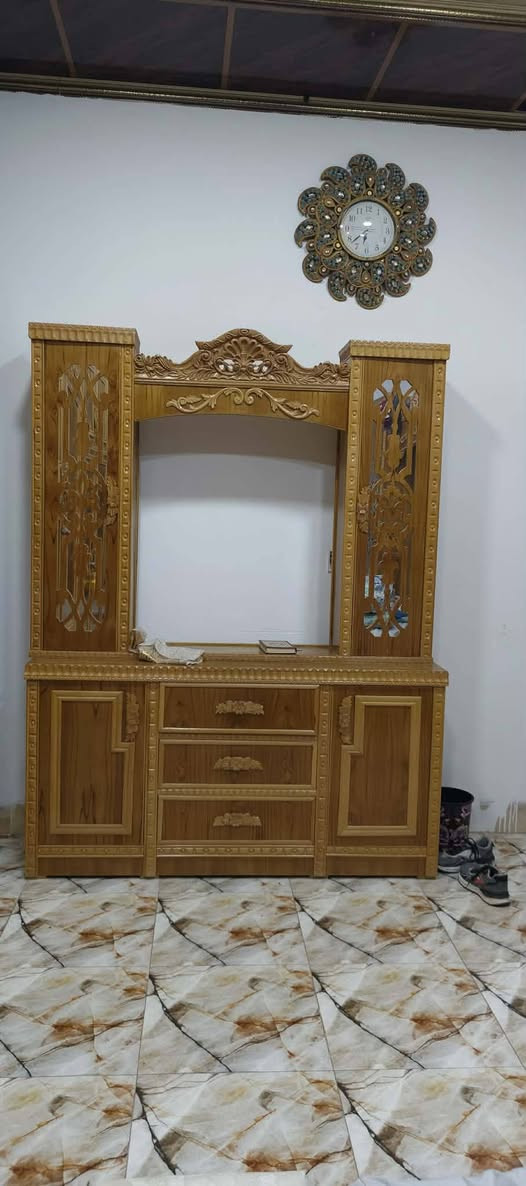 غرفه للبيع السعر ب مليون و200 وبيها مجال والاستفسار ع رقم ***********
