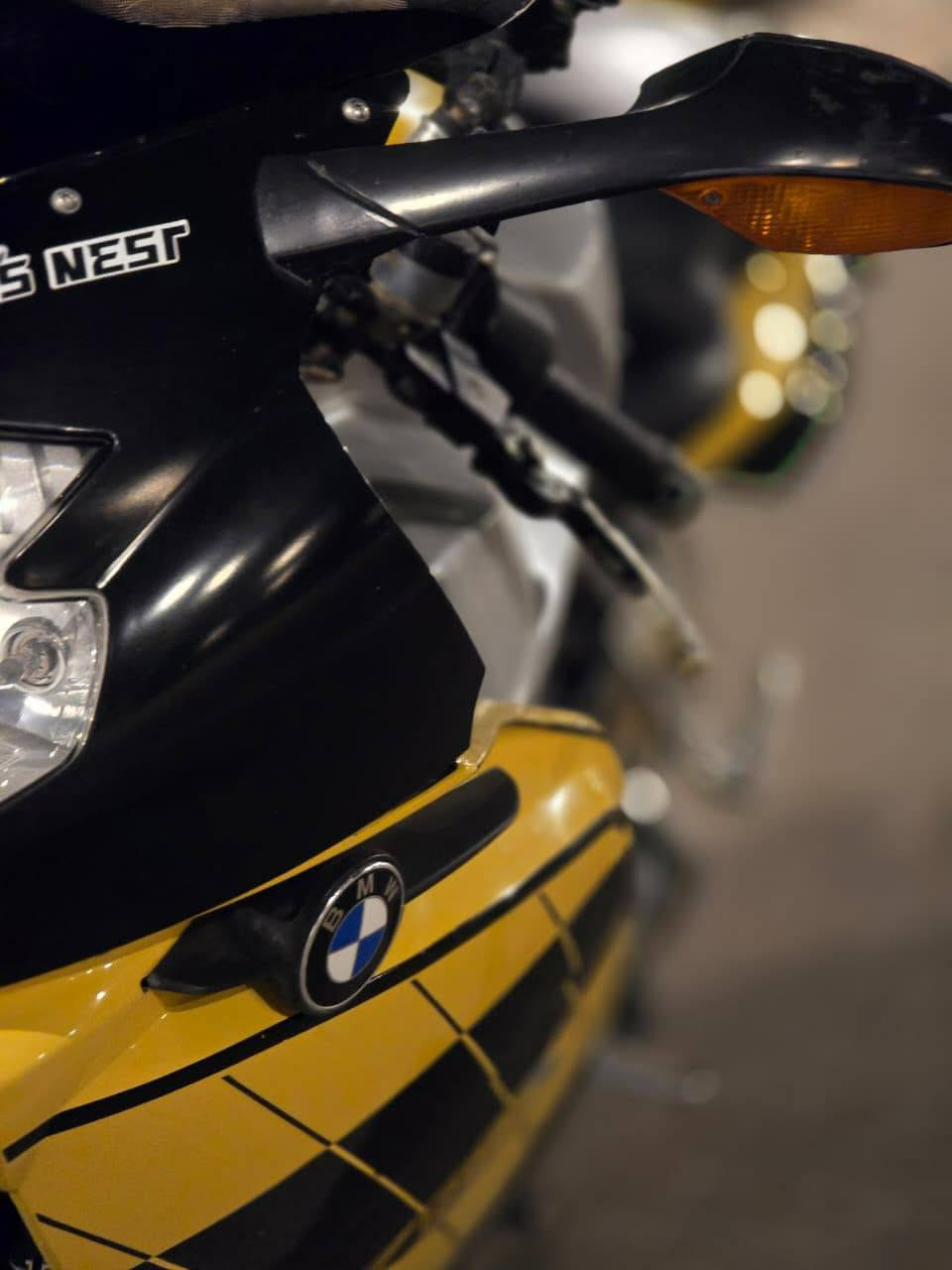 السلام عليكم ورحمه الله وبركاته
للبيع  دراجه نوع BMW  موديل 2006 بلاديه عالشركه محرك k1200sصاروخ وتسارع مرعب  وارد ياباني 3 انظمه قياده اوراق كامله مدفوع كمرك  السعر 40  او بيها مجال للتصال ***********
