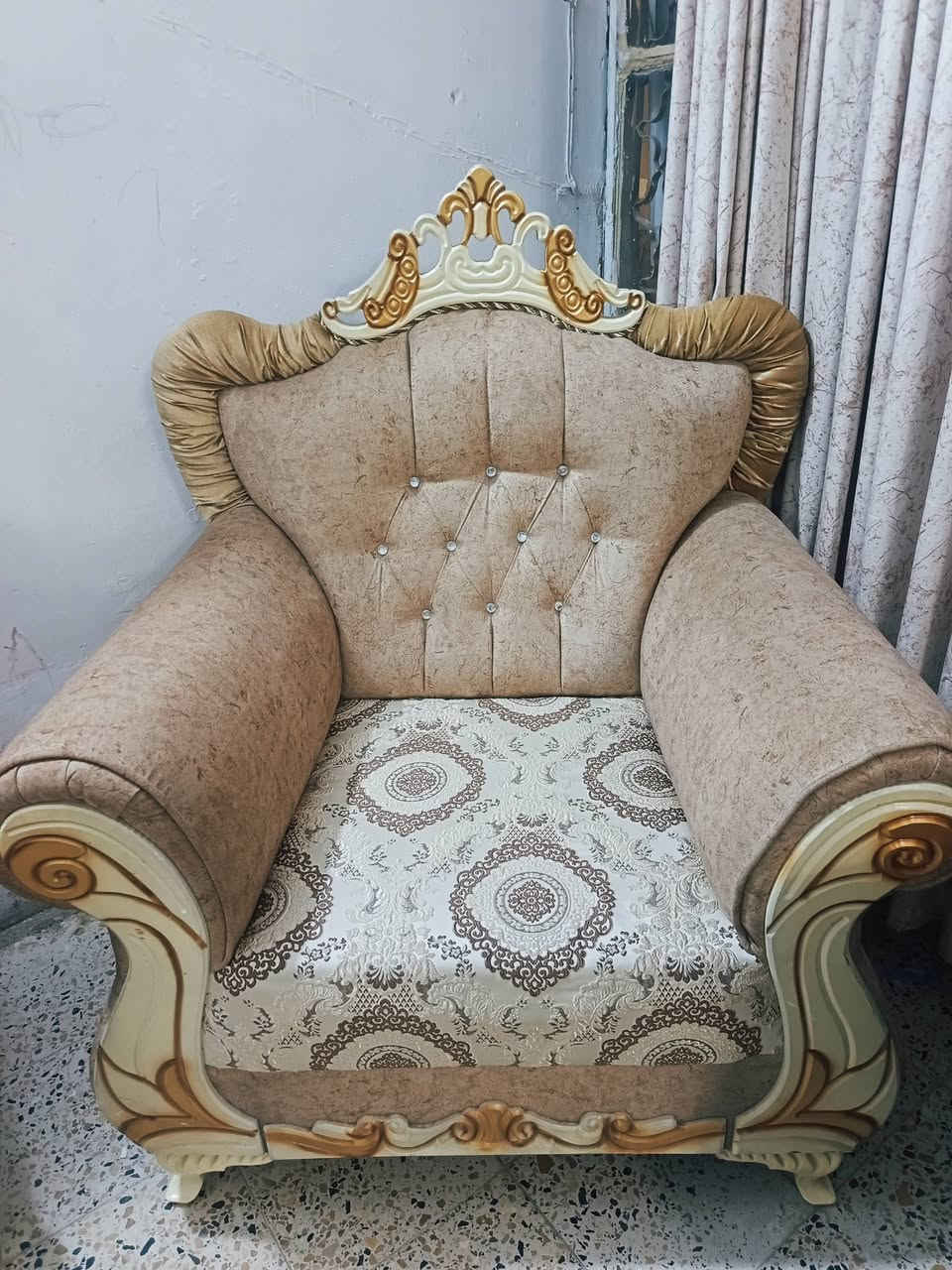 غراض بيت نضيفه تخم احطاطه سبلت 2طن مجمده نضيفه تجميد فول كنتور بوفيه احطاطه متواجد عل فيس و هاذه رقمي ***********
