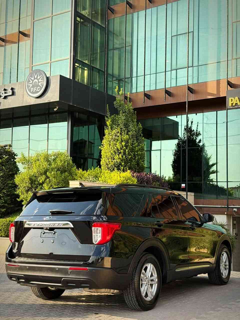 السلام عليكم  
للبيع فقط
‏FORD EXPLORER 2024
مواصفات XLT
- فول رادار سستم امامي جانبي خلفي
‎كاميرا خلفي حساسات خلفي 
‎بسمه تشغيل بسمه ابواب 
‎تشغيل عن بعد
‎صندق شفت كهرباء
‎- كشنات كهرباء كشنات هيتر  ستيرن هيتر
‎- شاحن لاسلكي 
لايتات ليدو زينون بكلايت ليد
‎ ستة وضعيات قيادة
‎محرك 4 سلندر 2.3 تيربو
‎- ماشيه 26 الف فقط  
‎- تدفئة كشنات وستيرن 
‎- كشنات منفصل VIP
‎7 راكب
تبريد مركزي
‎بدون قطره صبغ بدون تبديل 
شبر تعديل بارد من جملغ خلفي فقط
بدون رقم تترقم شمالي فقط اربيل سليماني دهوك
‎للاتصال والاستفسار اكثر 
***********📞
