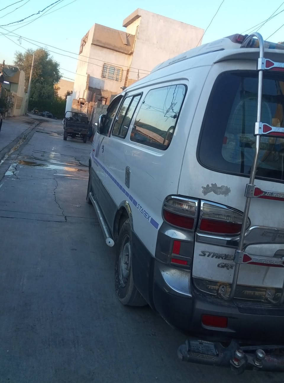 سياره نظيفه للبيع رقم مميز ***********
