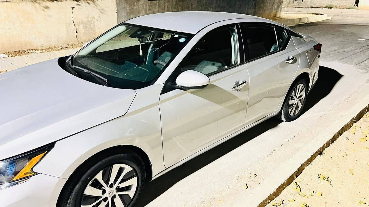 🚘🔥 للبيع نيسان ألتيما موديل 2024 أمريكي 🇺🇸

✨ كلين ونظيفة جداً — جاهزة

🔹 أمريكي كلين
🔹 بدون أي ضربة أو حادث
🔹 فقط بارد خفيف بالباب شبر شخط فقط من الدعامية للدعامية وكاله
🔹 بدون أي ضرر اخر
🔹 سيارة جديدة ونظيفة جداً
🔹 مواصفات S
🔹 رقم شمالي
🔹 تحويل ثاني يوم

⭐ المواصفات:
✅ بصمة تشغيل
✅ بصمة أبواب
✅ رادار جانبي
✅ رادار أمامي
✅ رادار خلفي
✅ رادار خلفي أثناء الرجوع ستوب
✅ شاشة صغيرة 
✅ تحكمات
✅ مثبت سرعة

💰 سعر مناسب 165

📞 للاتصال والاستفسار:
***********
