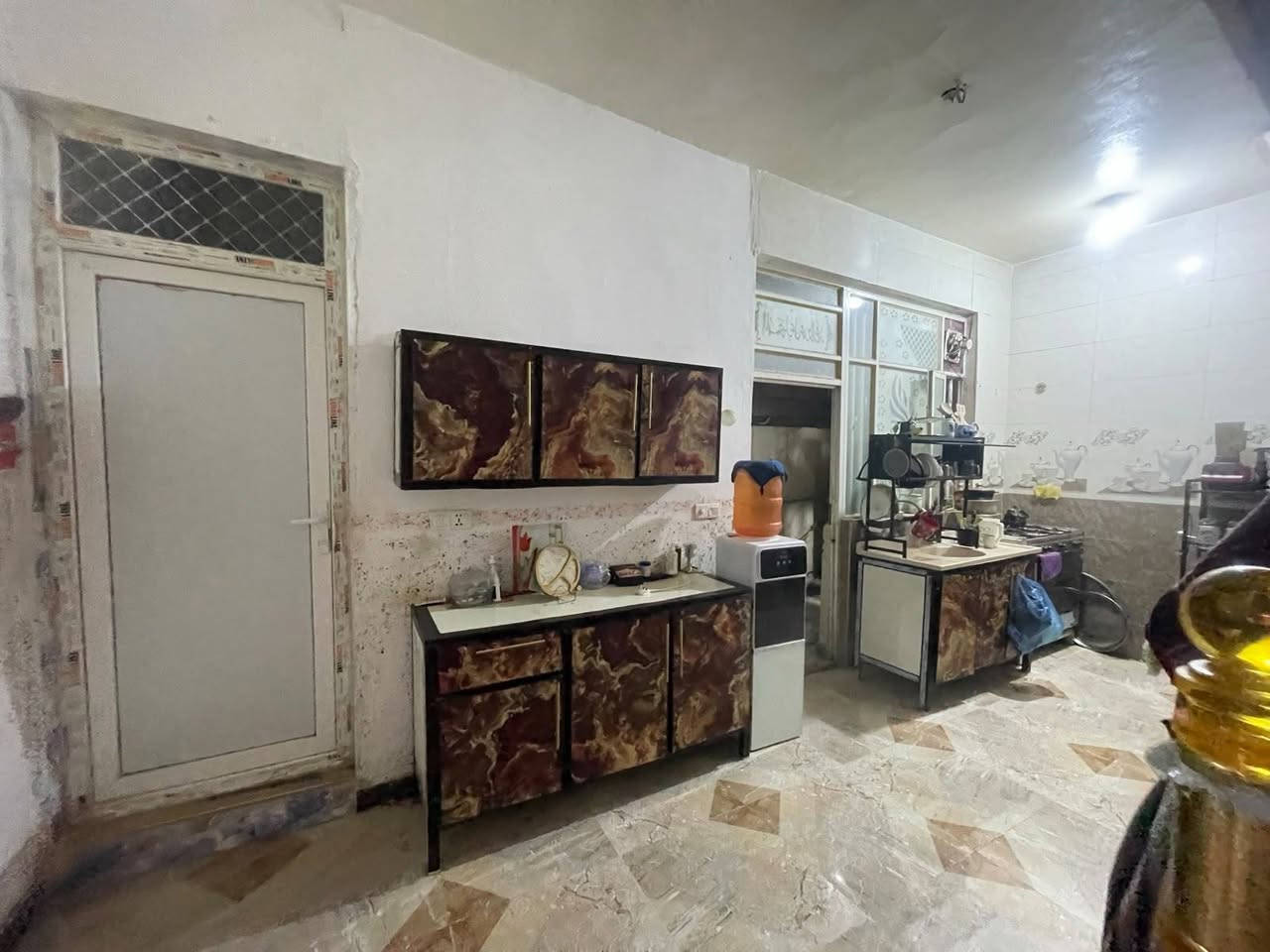 دار سكن للبيع ملك صرف مساحه 100 متر السعر مناسب ب90 مليون موقع مميز شارع 20 حاليا مؤجر يرهم استثمار اوسكن خدمات كامله مي كهرباء مجاري انترنيت شارع شبيس  حاليا الموقع قرب جامع عمر بن عبد العزيز مدارس قريبه عليه
كما موضح بلصور والفيديوهات استفسار خاص اتصال عل رقم ***********

