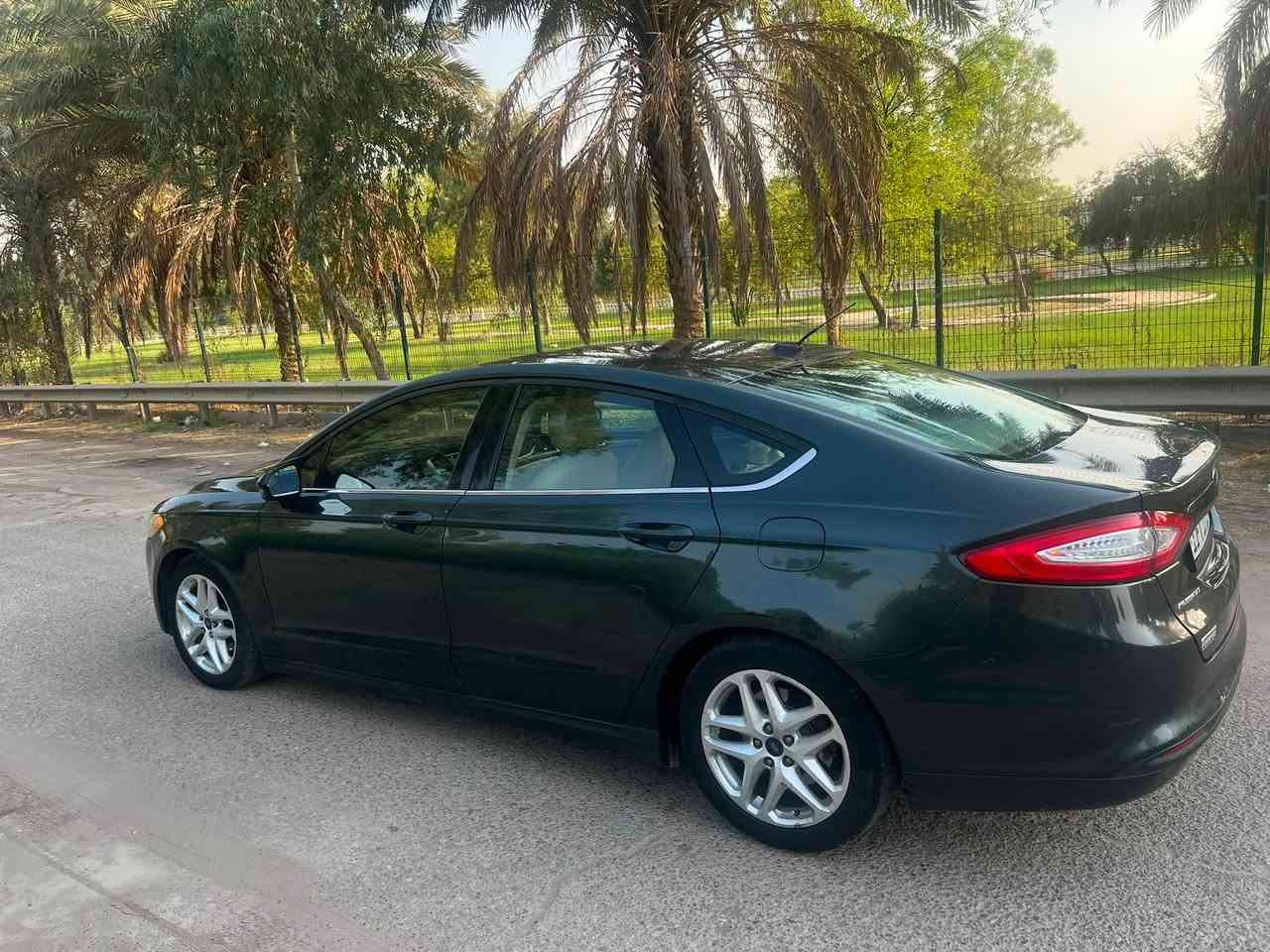 السلام عليكم 
فورد فيوجن 2015  SE
محرك  2500 دوش المرغوب
محرك و گير بشرط  
تبريد قطعتين ثلج 
صدر امامي خلفي كله جديد 
باتري جديد 
تخم تاير جديد كله بشرط 
السيارة مسويلة ادامه كامله
 خير من الله 
بجم كبس بدون ايرباك بدون دواخل
الحادث السيارة  سطحي جانبي جاملغ و باب عكس السايق  
السياره باسمي 
مكاني بغداد 
رايدة بـ98 وبي مجال 
رقمي ***********
