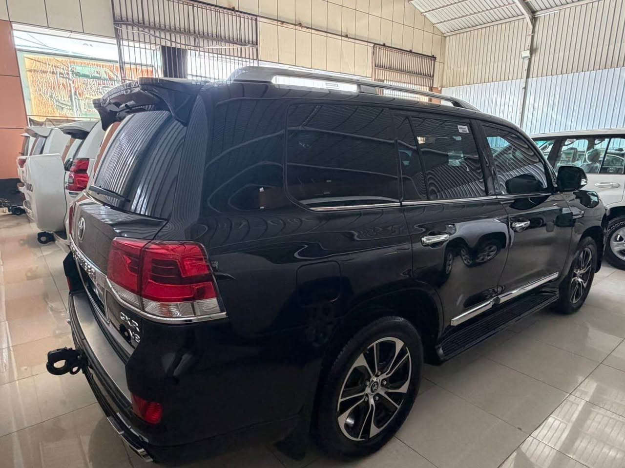 مۆدێل 2021 شەریکە جیهان مواسەفات GXR V8 دووکوشین کارەبا هەشت ئێرباگ  پیبیئێف کراوە  دەحامی لەبۆ دەحامی سبوخ ساردەکوت هەموو بەشەرت گێرومەکینە بەشەرت km56000 رۆیوە  رقم تلفون *********** أربيل, العراق
