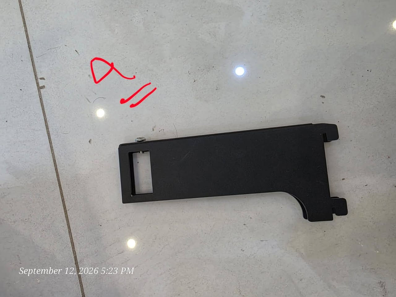 ديكورات محلات تجارية للبيع مستعمل نظيف جدا (تعلاقات، شوكات، رفوف وسكك واخرى ..
العدد المتوفر مكتوب في كل صورة
للتواصل *********** واتس اب 📱

نص مكتوب في الصور:
- ٢٤٠ هتشكيل September 12, 2026 5:26 PM
- September 12, 2026 5:57 PM
- September 12, 2026 5:16 PM
- September 12, 2026 5:47 PM
- September 12, 2026 5:23 PM