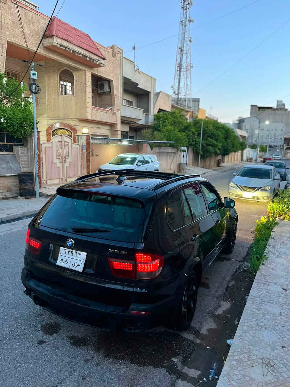 سلام عليكم 
BMW x5
موديل 2009
كير ومحرك شرط
محرك كاز ديزل محرك 30 تك سوبر المرغوب 
طخم جديد
تايرات جدد
تبريد ثلج 
باتري جديد 
رقم دهوك 
هزه جديد ضل بس الترقيم
ماعليه غرمات
المكان موصل 
السعر 105 وبيه مجال 
***********
