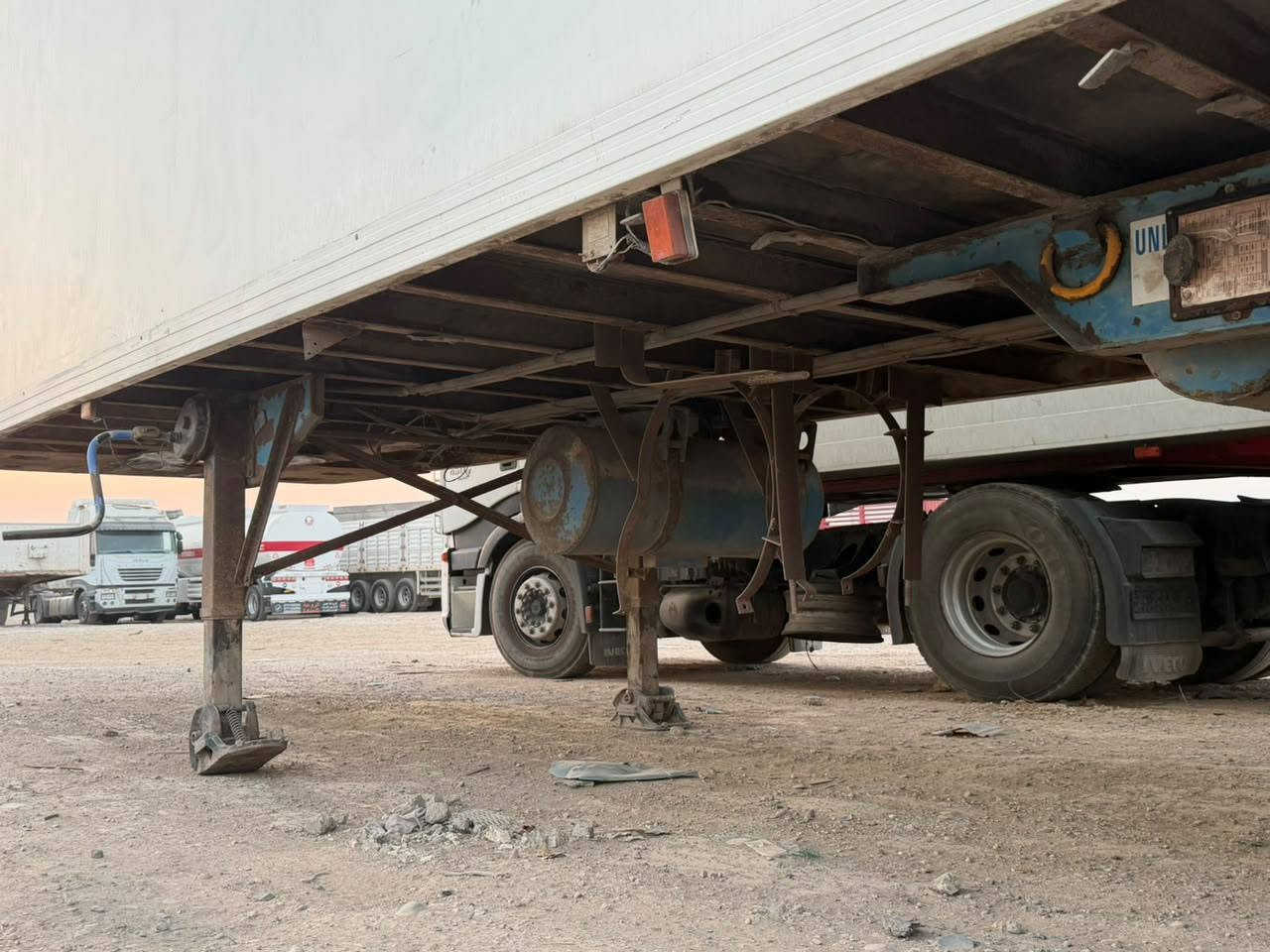 اخوان • براد • مكلف