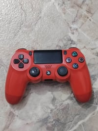 الغالين  جويستك ps4 اصليه بيه خلل صغير بL3يتحرك ليفوق وتصليحه رخيص ماي...