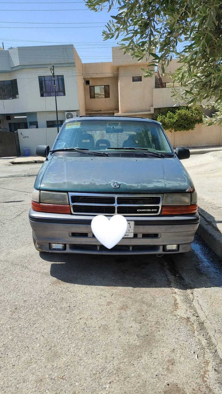 كلايزر موديل 1995 شاصي قصير المرغوم محرك باجيرو 3000 صاحبها موجود سنوية 27 كير ومحرك جيد داخلها جديد كشرها حلو ما مصبوغة بلادية للتواصل 
*********** بي وتساب . 
***********
