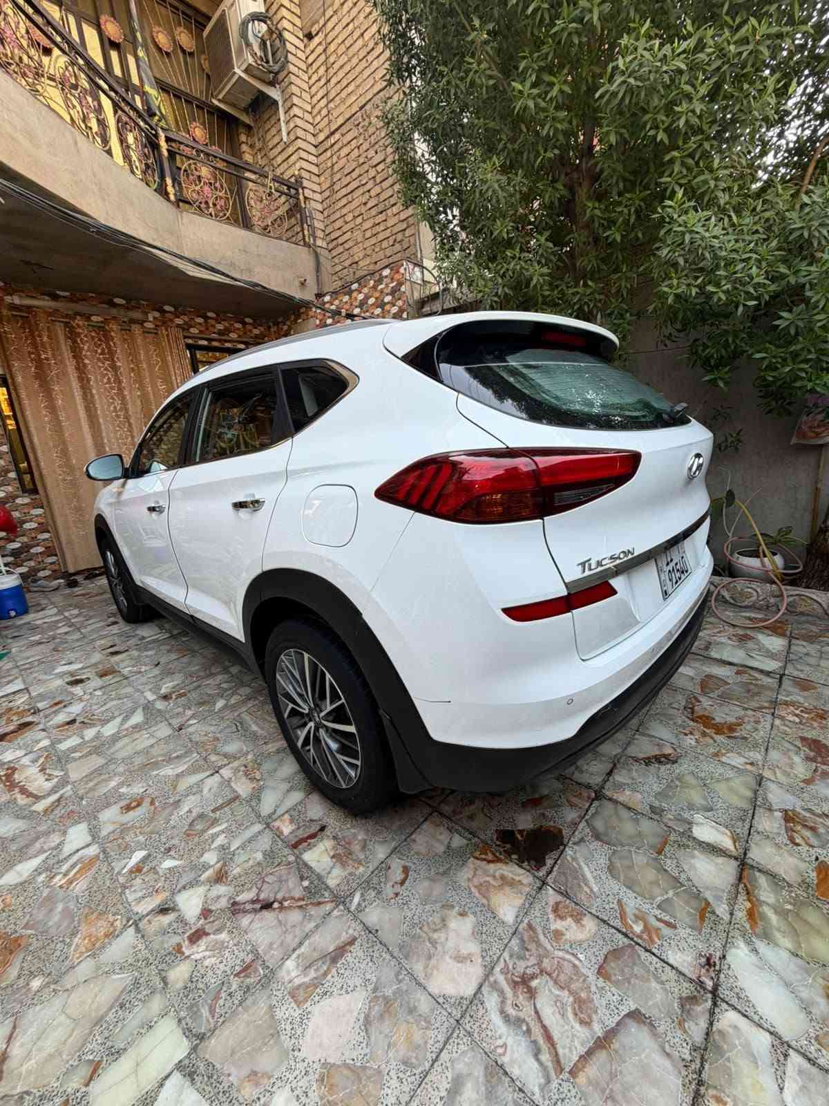 توسان ٢٠٢٠ خليجي مكفوله من الضرر والصبغ ولتبديل  بيها بارد بسيط جدا ولسونار كدامك بل منشور  ماشيه (100) الاف حقيقي فول مواصفات عده
 البنراما مكينه كير تبريد كفاله
محرك ٢٠٠٠ دوش  شركه الكاصد 5 عدسات كرسين كهرباء مري شفط بصمه جلد شاشه كامره دواره حساس امامي خلفي  ثلاجه فول عده البنراما 
رقم بغداد نكليزي بسمي شخصيا
 السعر (177) وبيها مجال بسيط
مكاني بغداد مدينة الصدر 
       ***********

