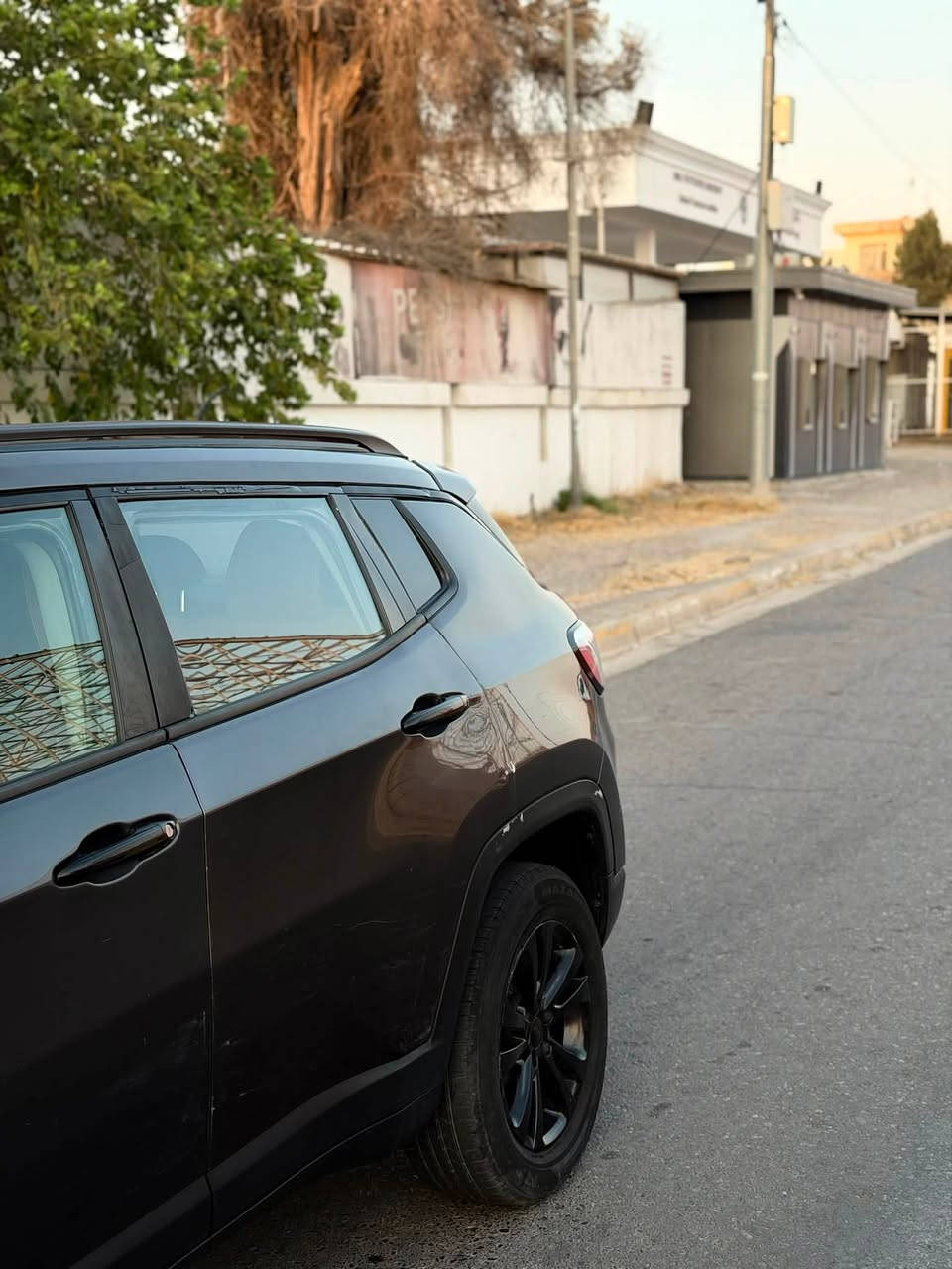 سعر:٨٧ بيها مجال ***********
جيب كومباس 
سعر:87 بيها مجال 
اللون : نفطی.   

المودي:2019
صور الحادث ورقم الشاصي مرفقات داخل الصور
ضرر صبوخ عام
بدون دەواخل

المواصفات :Jeep compass
4*4 فور ويل 
بصمه تشغيل
بصمه ابواب
تبريد خلفي
هاند بريك بصمه 
 اوتو ستوپ 
ويل كروم 
بلاجكتور 
مانع انزلاق 
تحديد سرعة 
تحديد مسار
تحكم ستيرن 
كاميرا خلفي 
***********
