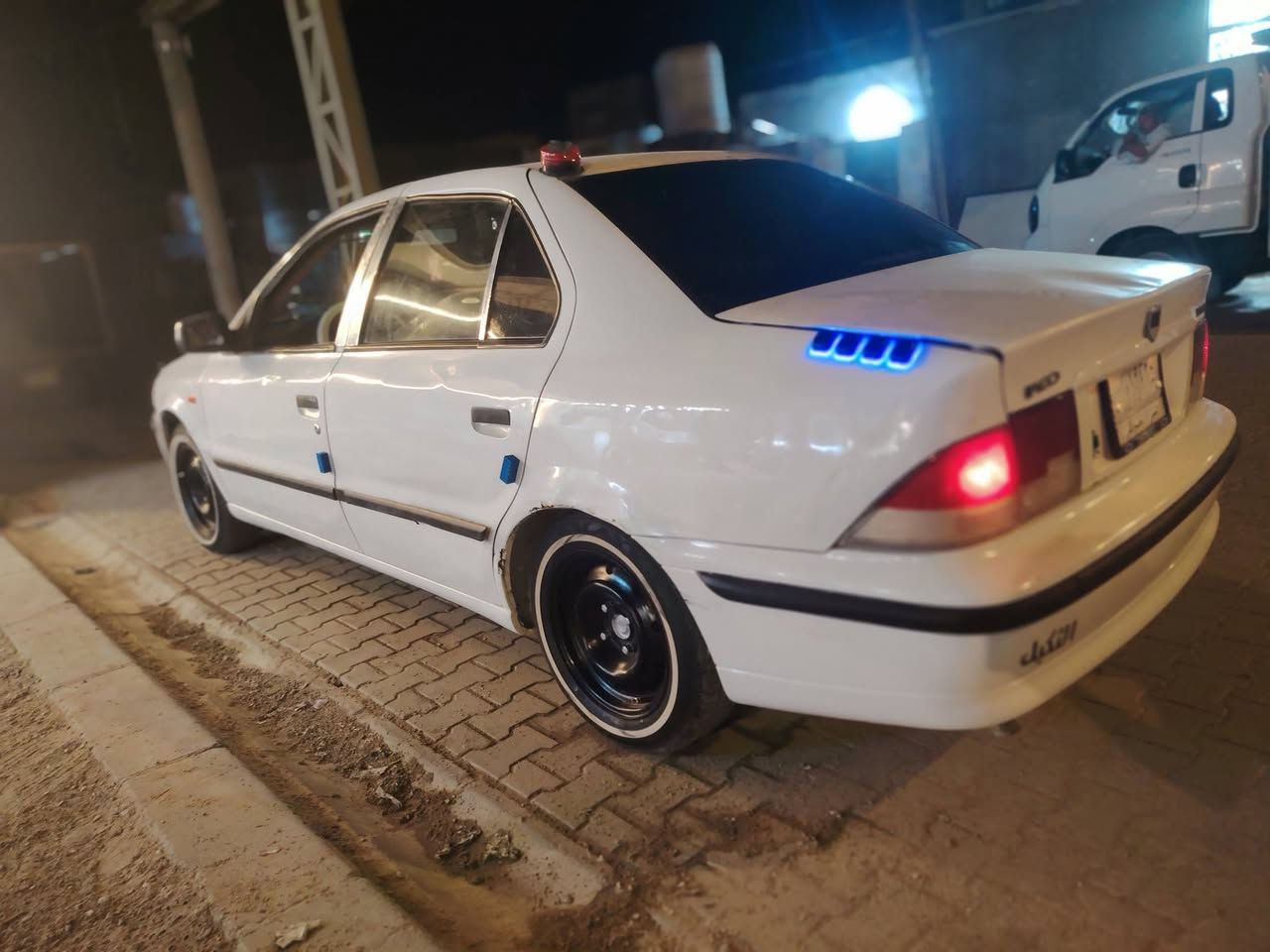 سلام عليكم سمند للبيع سياره نضيفه او ما بيه عيب بس تبريد موديل عشره كير ومكينه كفاله سعر 35 او بيه مجال حك الجيه ***********
