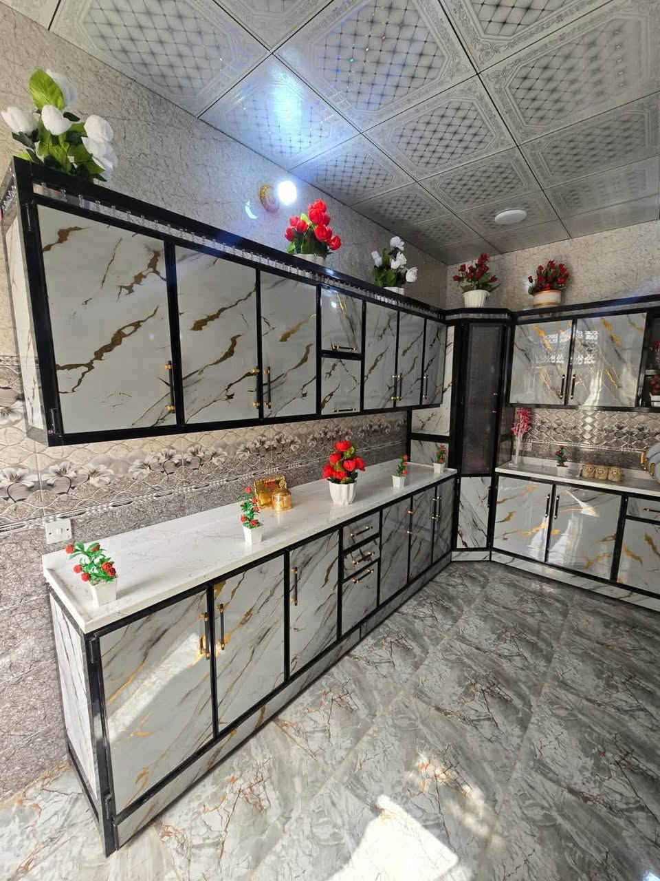 كاونترات حطاطة درجة أولى سعودي يتوفر شغل حسب الطلب 
العنوان : الرمادي - السجارية - قرب بوابة الرمادي 
للتواصل : ***********
