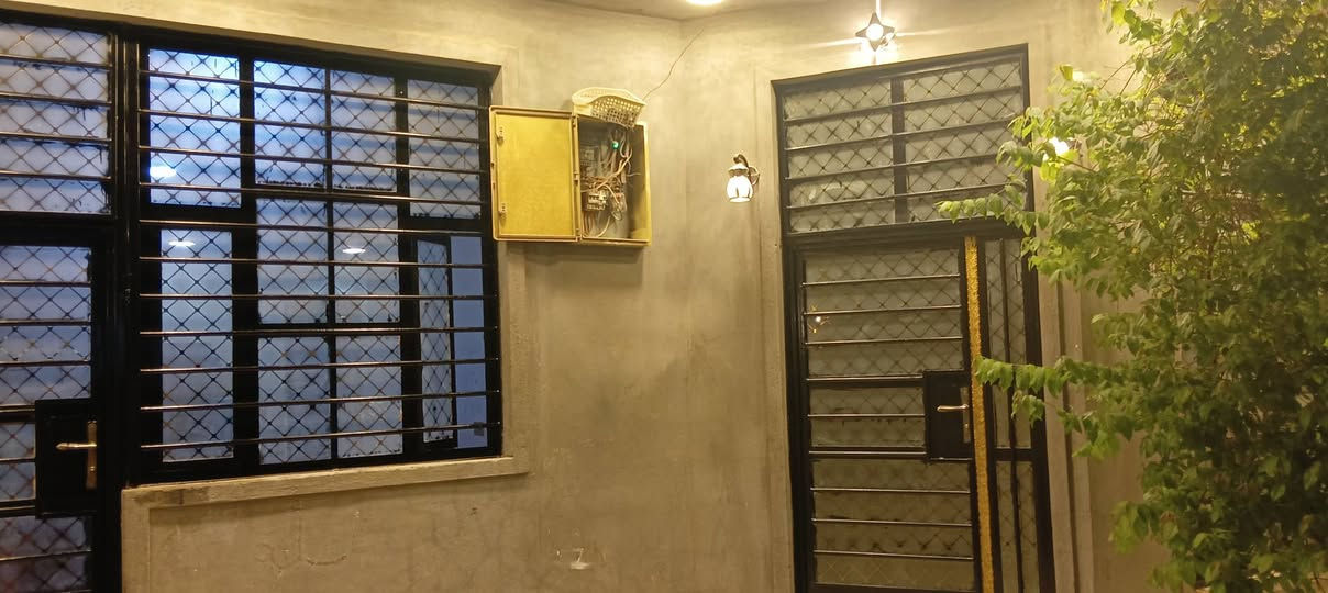 دار للبيع حواس شارع جبار الكهربائي قريب على المدرسة المساحة 160 متر ركن للاستفسار 
***********
***********
