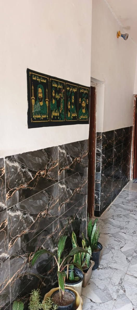 السلام عليكم مكلف بل نشر الاستفسار اتصل ع صاحب البيت سعر٥٥وبي مجال
بيت للبيع  مساحه 100متر مربع غرفتين نوم استقبال وصاله وصحيات ومنور بيت نضيف عنوان الحسينيه الراشديه السكلات نهايه  شارع العشره الاف بدايه ١١ شارع مكصوص كاعد شتغلون بي وراح تتبلط الاستفسار اتصل ***********
