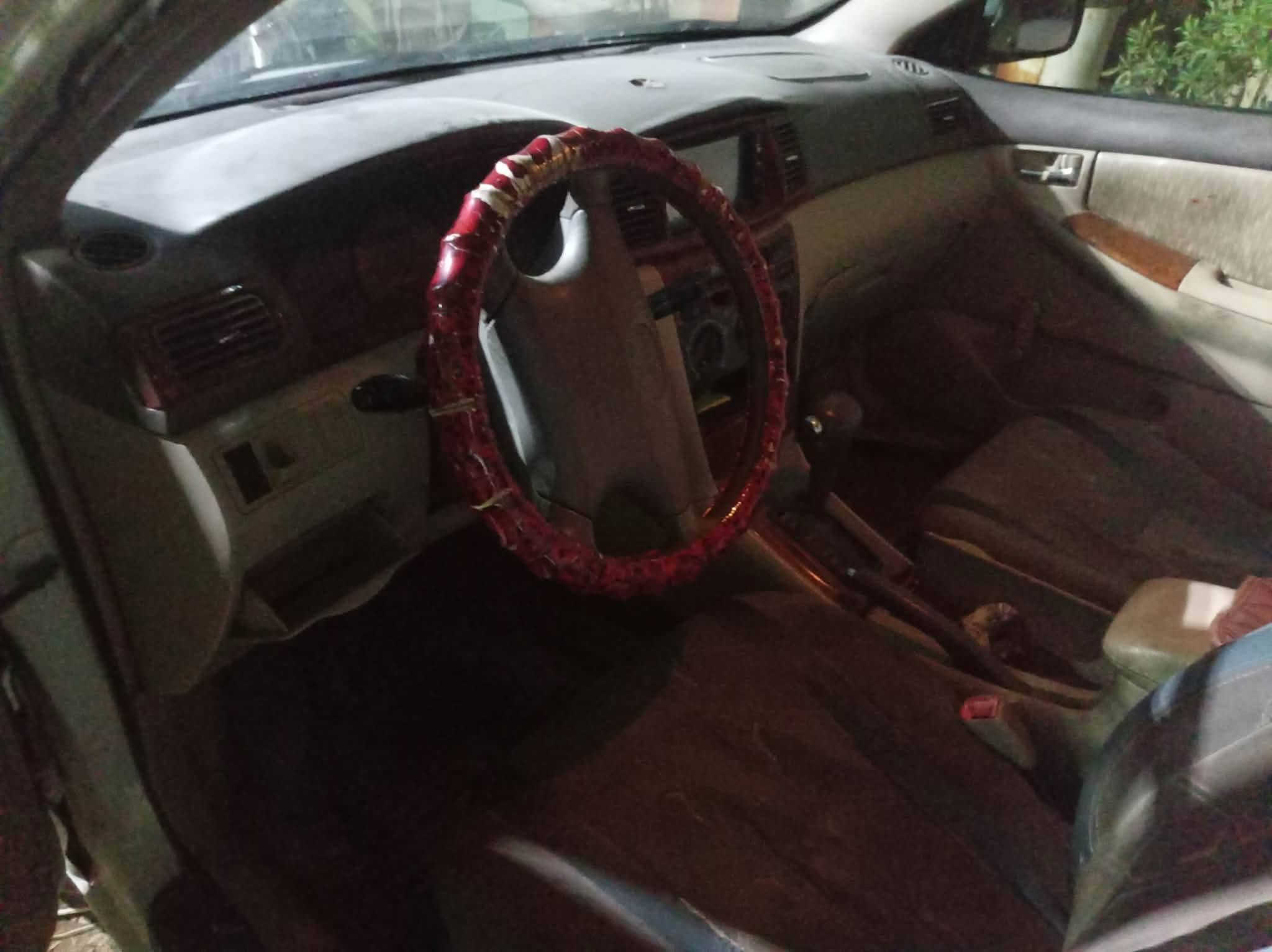 سياره للبيع السعر ٨٠ مع مجال مكان كربلاء الحسينيه الاتصال***********
