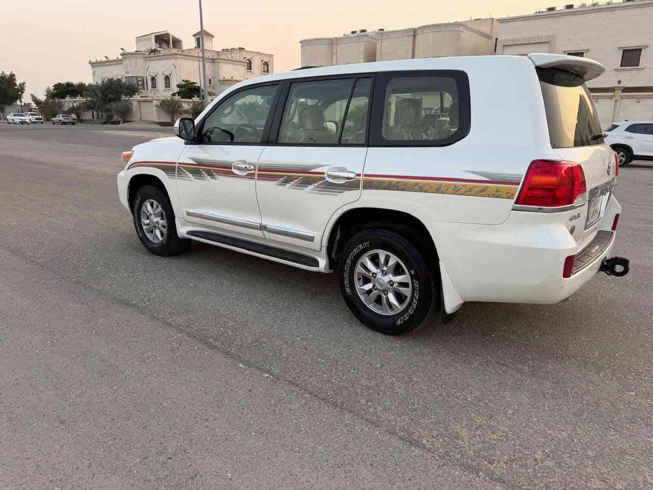 تويوتا لاندكروزر • تقسيط • سعر