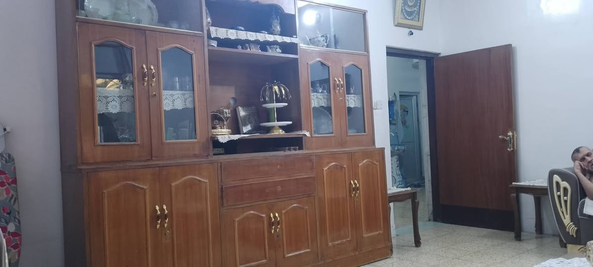 غراض مستعمله للبيع بلازما حجم 43 الوادي بدون نت هيه وميز 200 الف بوفيه صاج عراقي طابقين ب150 الف مجمده نص عمر شغاله بلاديه ب75 الف مكاني كرخ شهداء بياع اي استفسار ***********
