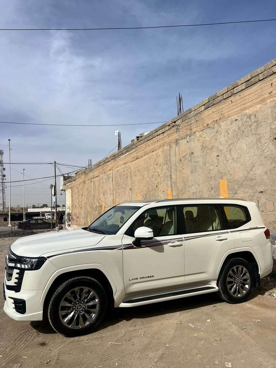 السلام عليكم لاندكروز بريم 
موديل  2025 
رقم اربيل مميز 
GXR LIMITED 
ماشيه 42 الف 
مكفوله كفاله عامه 
رادار امامي خلفي 
السياره فول مواصفات 
مكانها صلاح الدين تكريت  او بيجي 
للاستفسار اكثر ***********/*********** تكريت, عكار

نص مكتوب في الصور:
- مستشفى تكريت التعليمي
- تكريت, Iraq