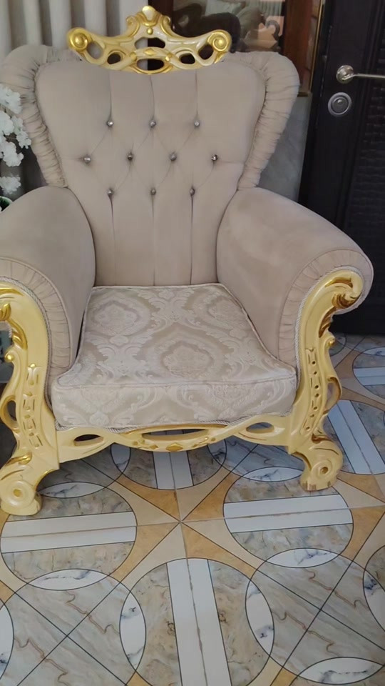 كنبة • عروض مستمرة • ذهبي