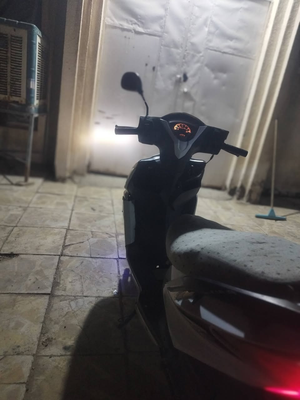 السلام عليكم دراجه لبيع جامبو سعره 250وبيه مجال للاستفسار رقم***********
