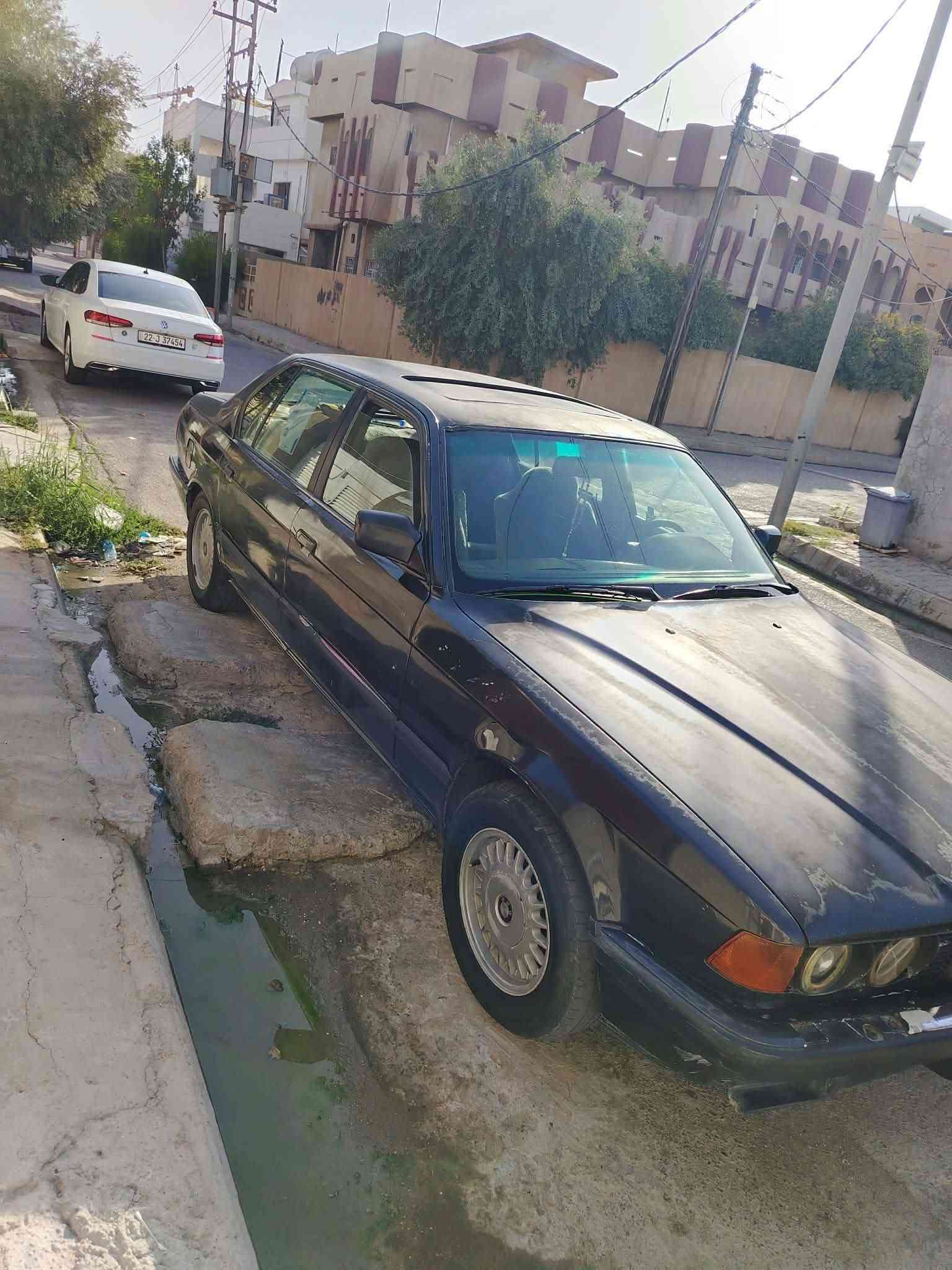 سلام عليكم للبيع بي ئم 735 كير محرك شرط
غرفتها نضيفه سياره بلاديه ماليها. ضربه قويه تخم تاير نضيف مشروع وطني 
كهربائيات شغاله سياره ستلايت شغال كشنات كهرباء سياره بيها ترتيبات بسيطه سعرها 38 مجال لشراي مو شراي لا تخابر رجائن ***********
