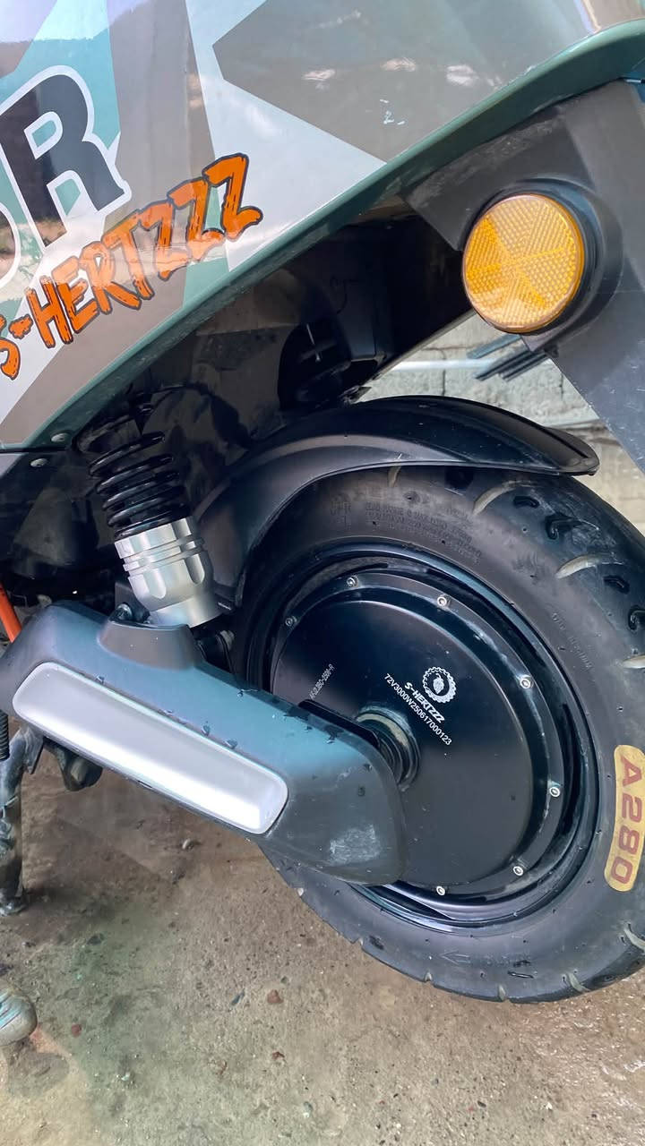 السلام عليكم عندي 318 موديل 25/26
فول موصفات اسبورت ABR 
بطارياتا يقرن 10.5
ملف 3000W
والنضافة كدام العين اشكد يسواله 🛩🔥🫀
