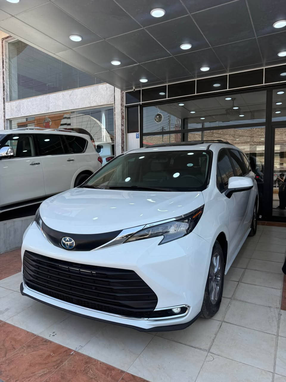 Toyota Sienna Hybrid
موديل 2025 مواصفات Hybrid XLE فول بدون فتحة 
ماشية 16 الف كير محرك و ارباك بشرط
صبخ جملخ و شبر بوند بدون شاصي بدن و براكيت شوية
السعر السيارة 305 ورقة و شوية مجال 
***********☎️ دهوك, العراق
