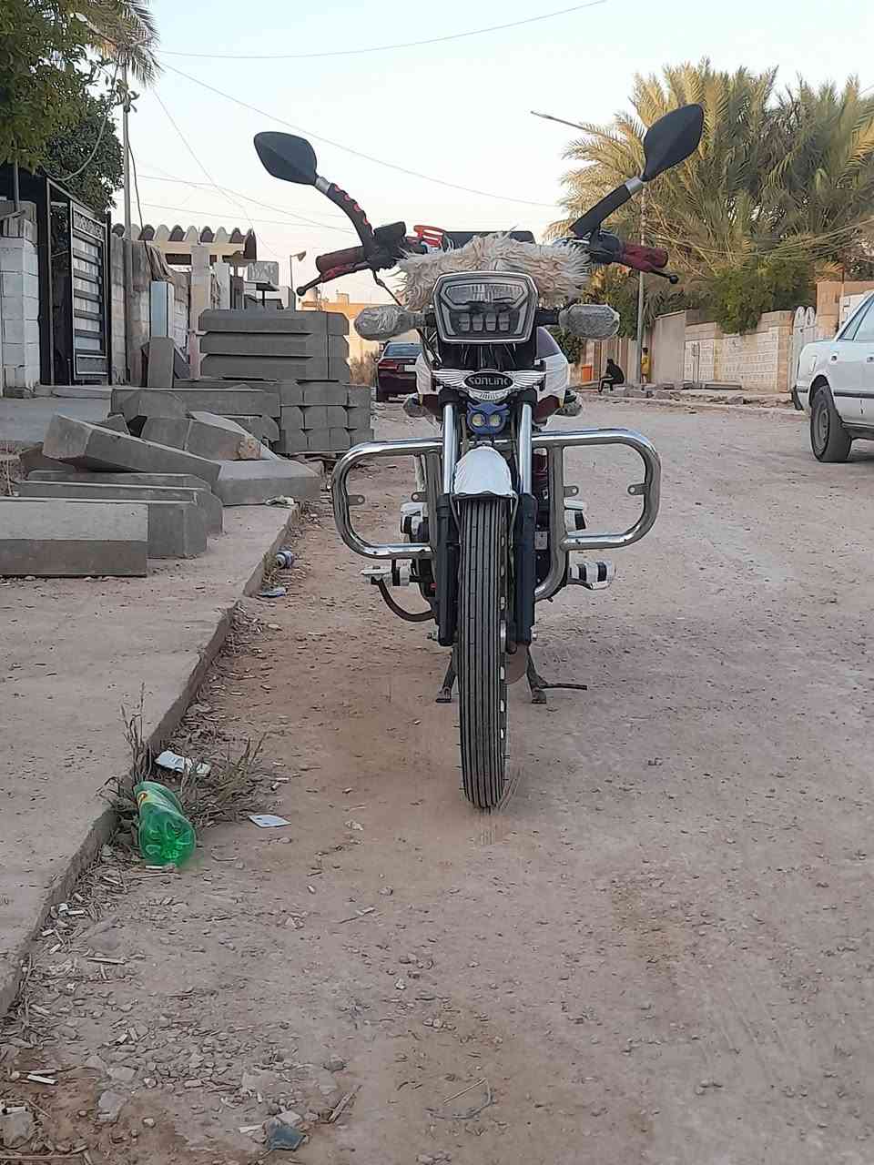 السلام عليكم
من رخصة لادمن 

موطور سولنك موديل 25محرك اسود جواكيج  الكهربايات كلهه شغاله نكره سلف السعر خاص او تواصل رقم *********** مكاني القائم العبيدي
